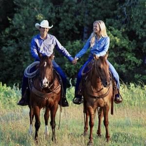 Meet your Posher, Hilary